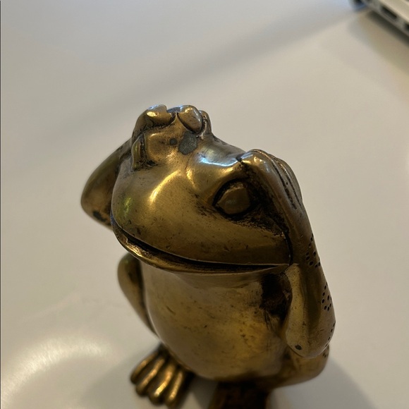 Vintage brass frog set: The Morality Trio - Picture 8 of 12